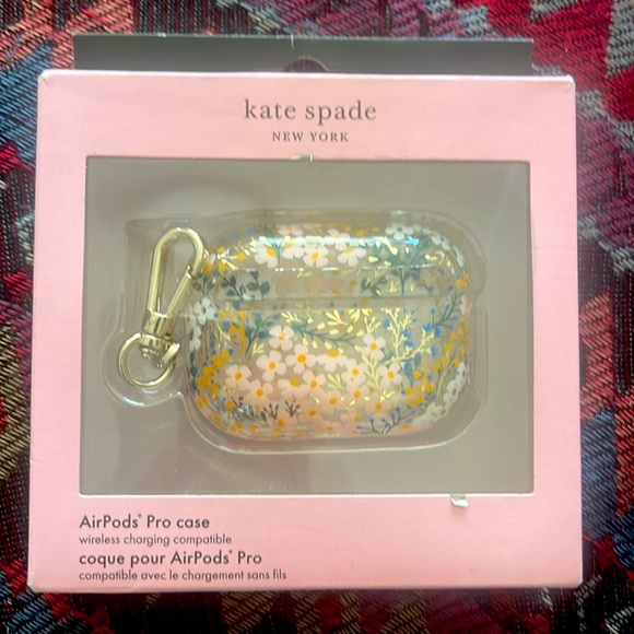kate spade Accessories - Brand new Kate Spade earbud case